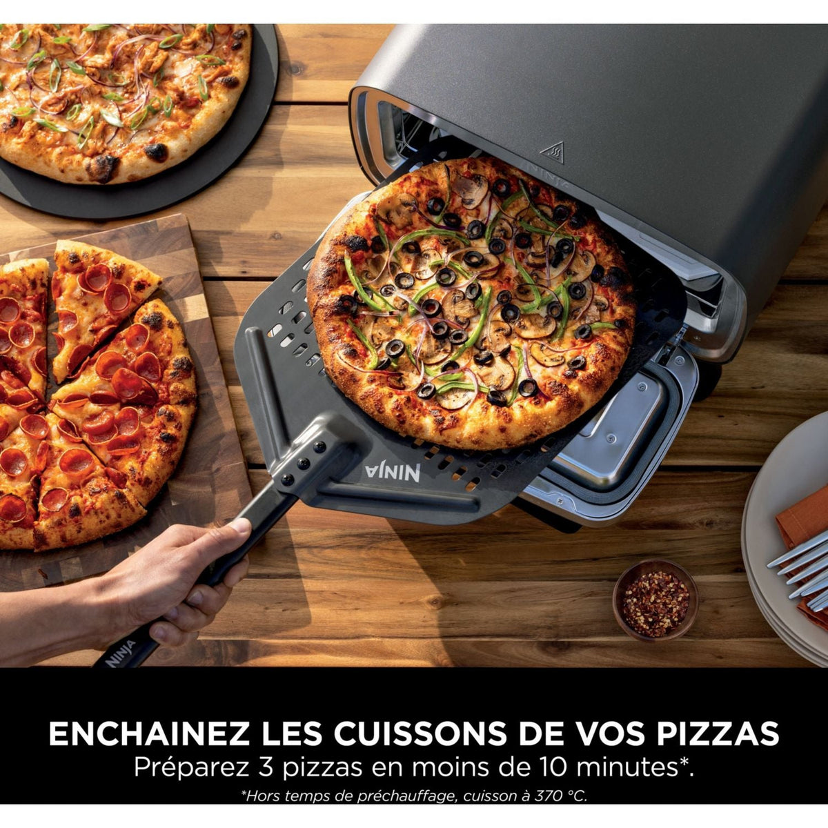 Forno per pizza elettrico Ninja MO201EU inox nero pizza 30 cm, funzione air fryer, termostato digitale per uso in esterni