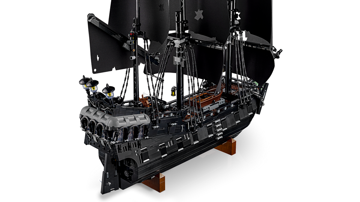 LEGO® Icons – La nave pirata del capitano Jack Sparrow (10365)