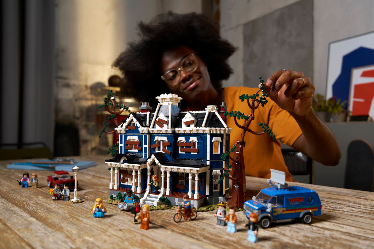 LEGO® Icons – Stranger Things: la casa dei Creel (11370)