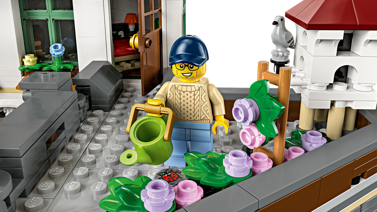 LEGO® Icons – La via dello shopping (11371)