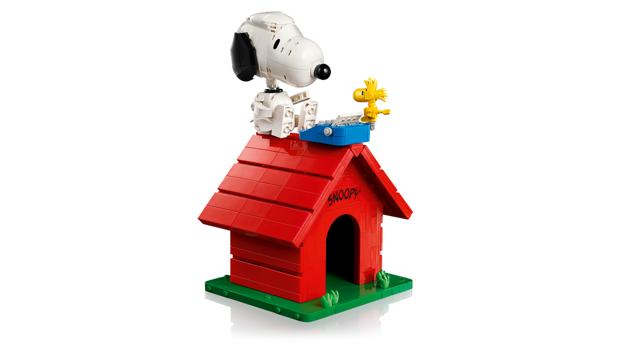 LEGO® Ideas – Peanuts: la cuccia di Snoopy (21368)