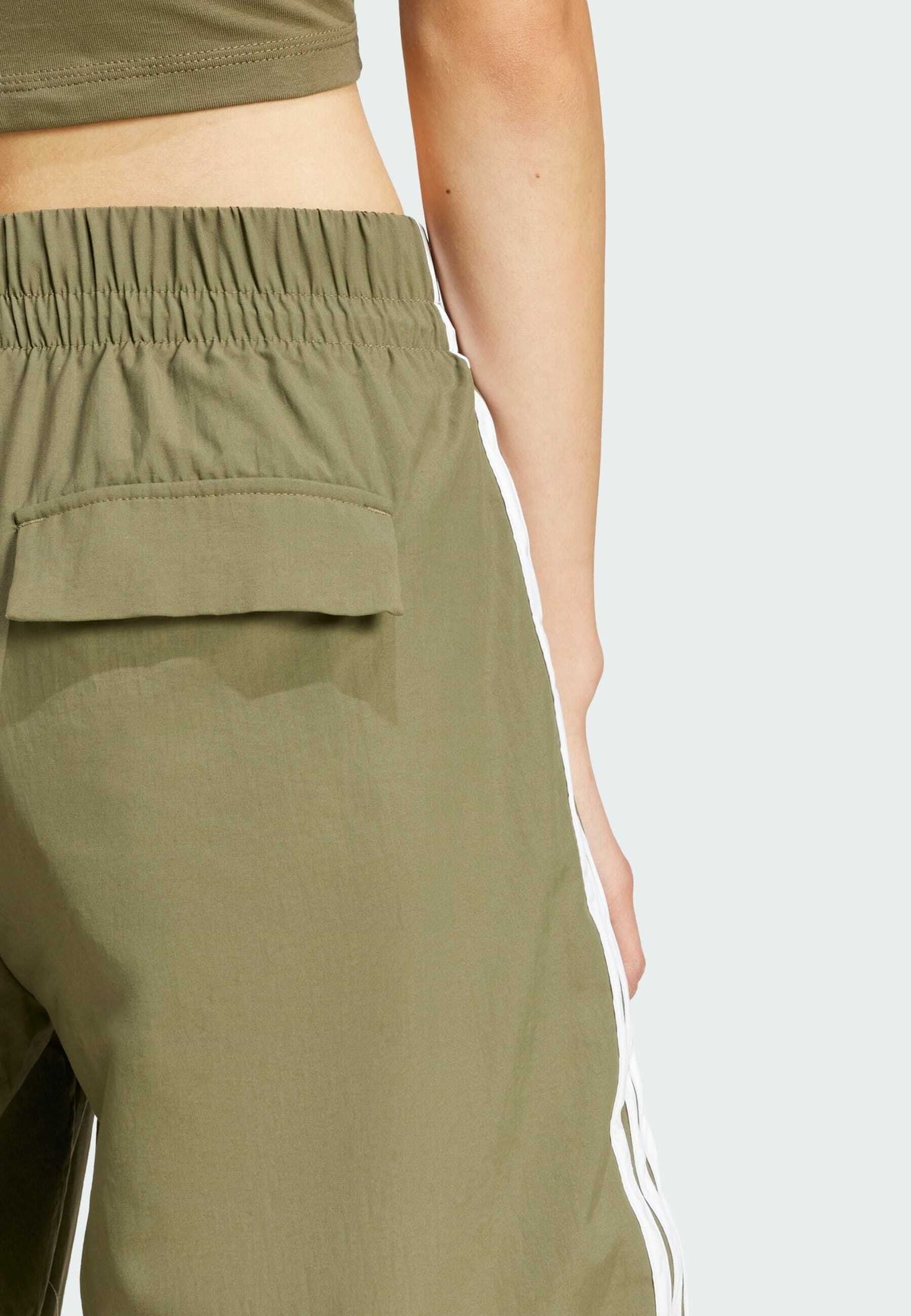 adidas Sportswear Essentials 3 Stripes Lifestyle Woven Parachute – Pantaloni della tuta Donna