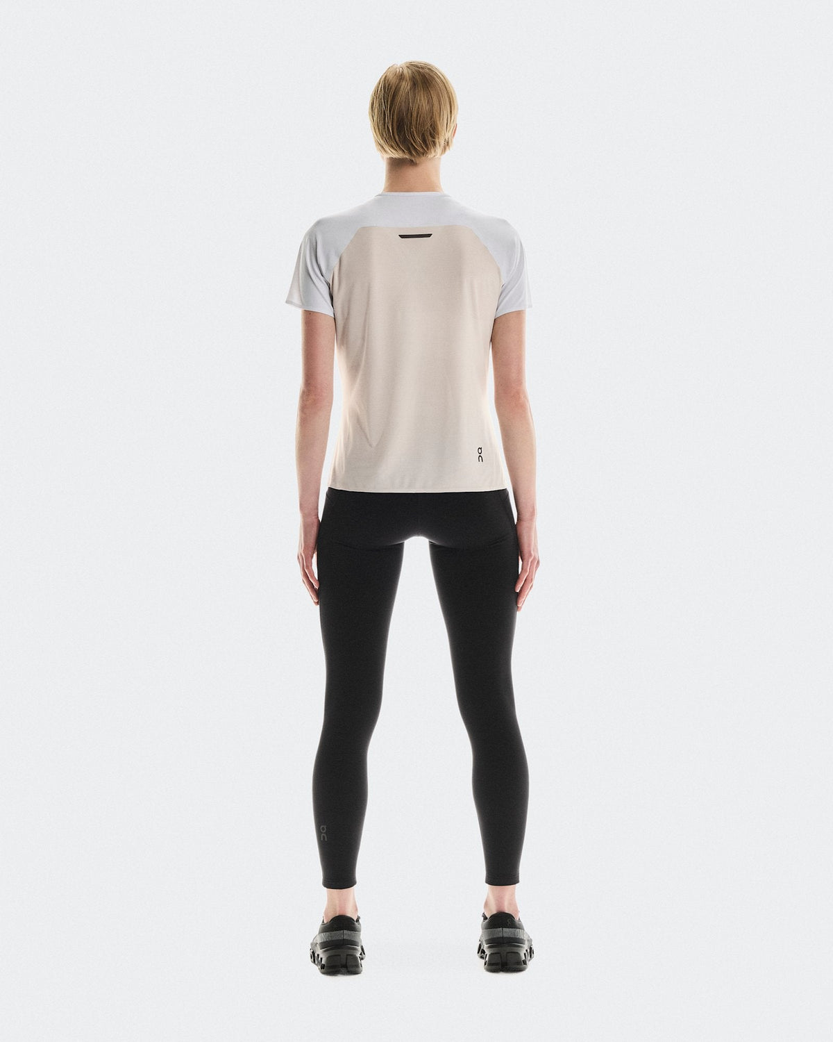 Performance-T Donna