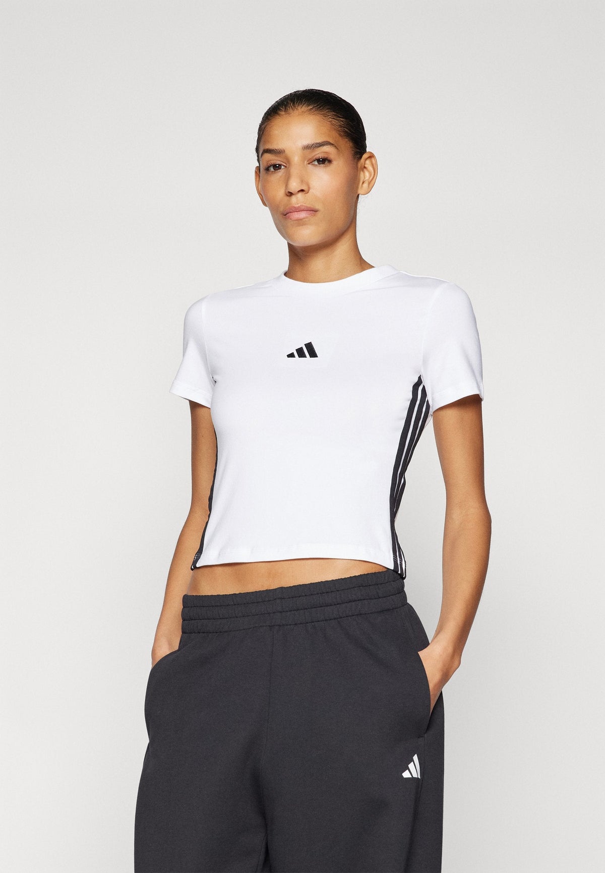 adidas Sportswear Essentials 3 Stripes Slim Baby – T-shirt stampata Donna