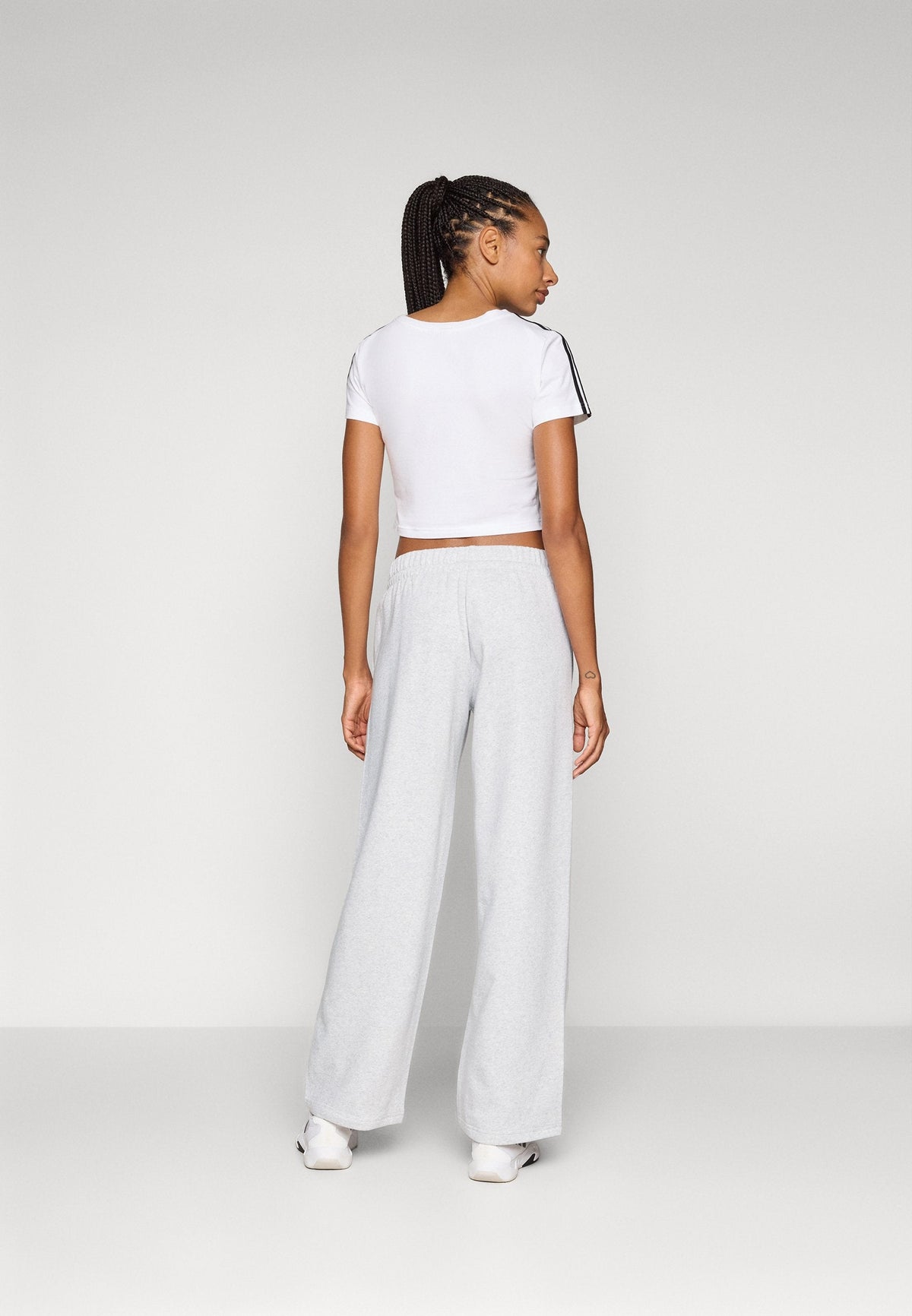 adidas Sportswear Essentials Small Logo Feel Cozy Open Hem Pants – Pantaloni della tuta Donna