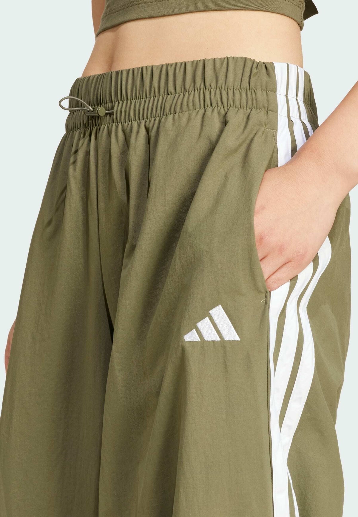 adidas Sportswear Essentials 3 Stripes Lifestyle Woven Parachute – Pantaloni della tuta Donna