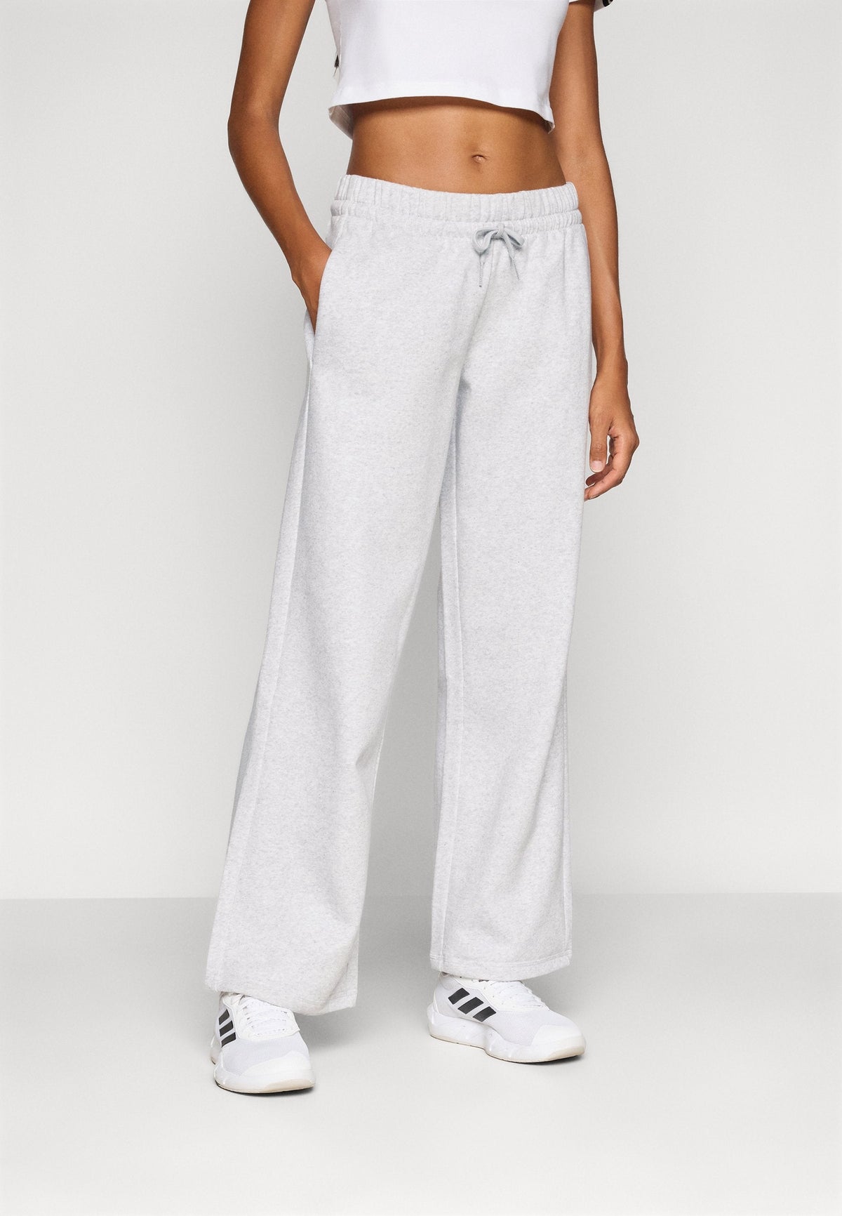 adidas Sportswear Essentials Small Logo Feel Cozy Open Hem Pants – Pantaloni della tuta Donna