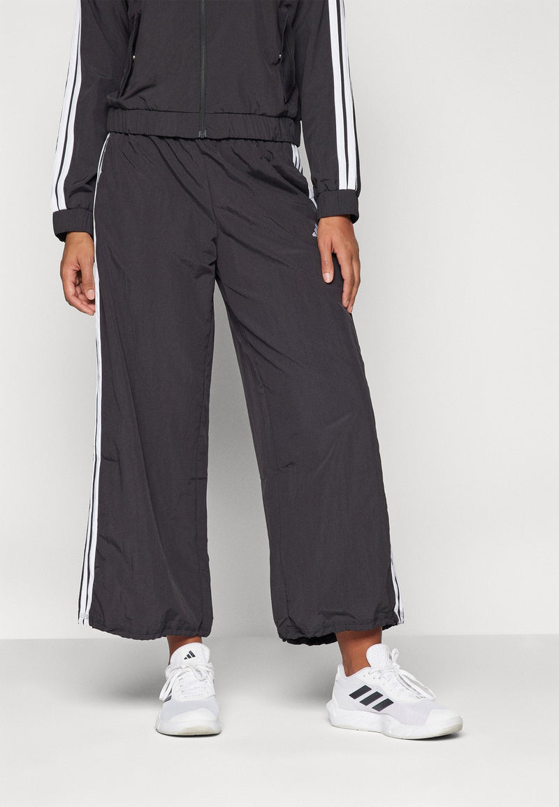adidas Sportswear Essentials 3 Stripes Lifestyle Woven Parachute – Pantaloni della tuta Donna