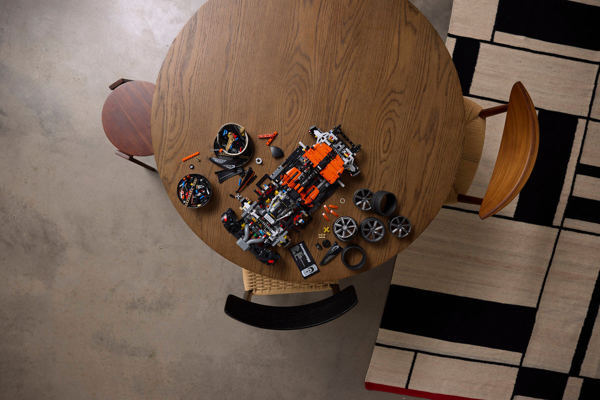 LEGO® Technic – Megacar Sadair's Spear di Koenigsegg (42232)