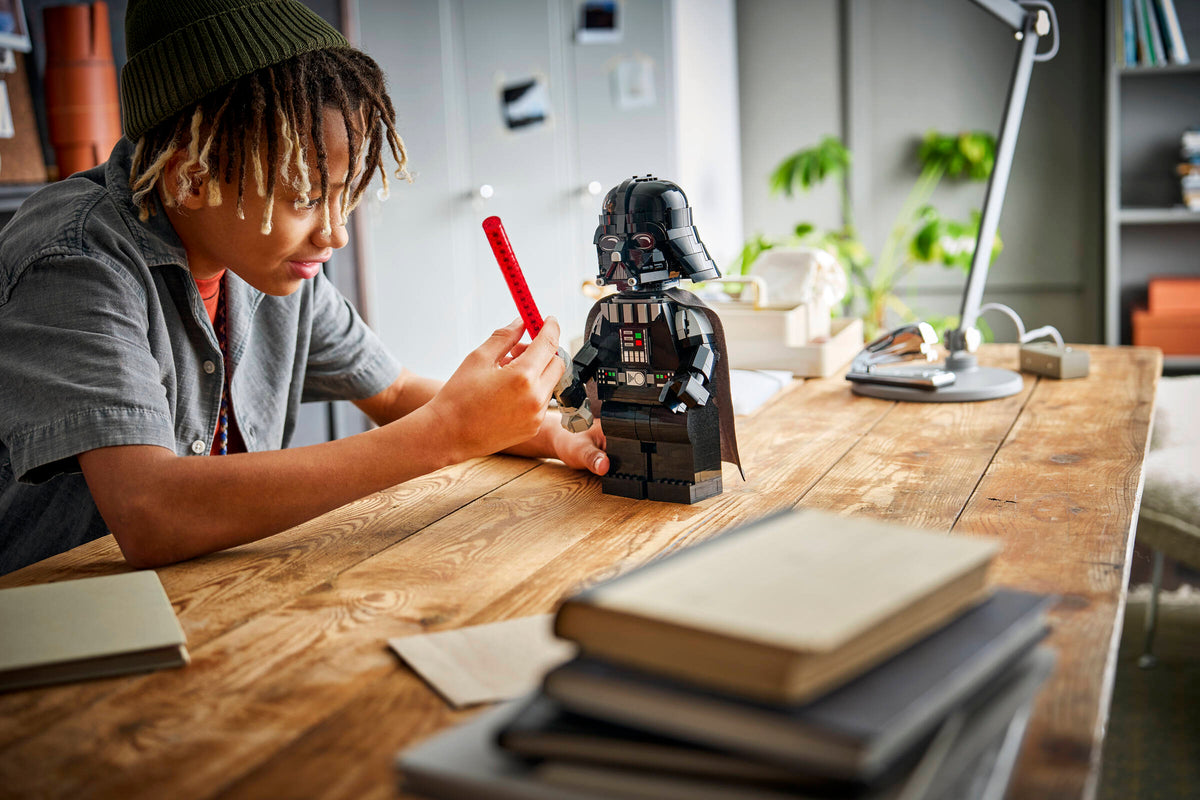 LEGO® Minifigures – Minifigure di Darth Vader in formato grande (75461)