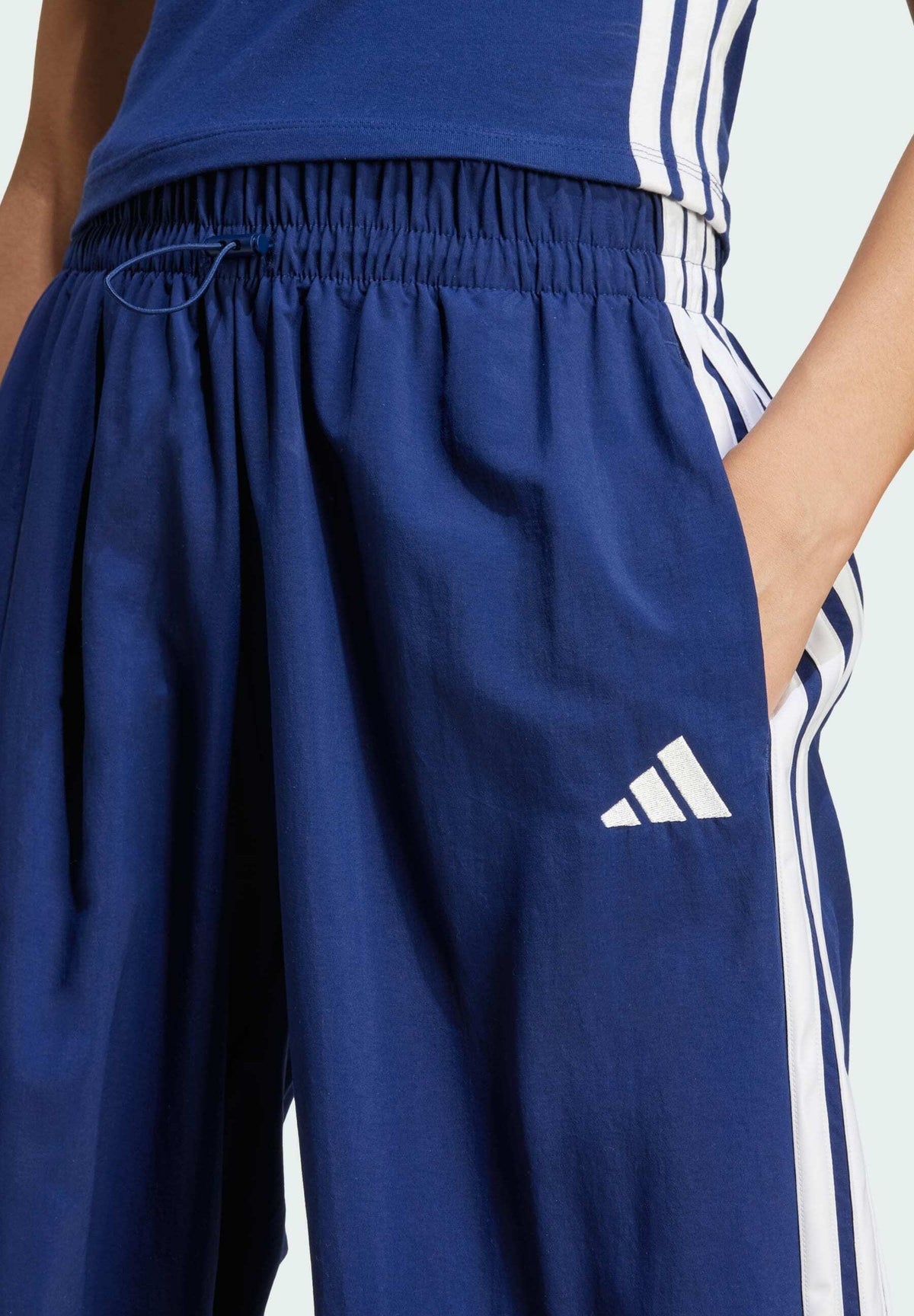 adidas Sportswear Essentials 3 Stripes Lifestyle Woven Parachute – Pantaloni della tuta Donna