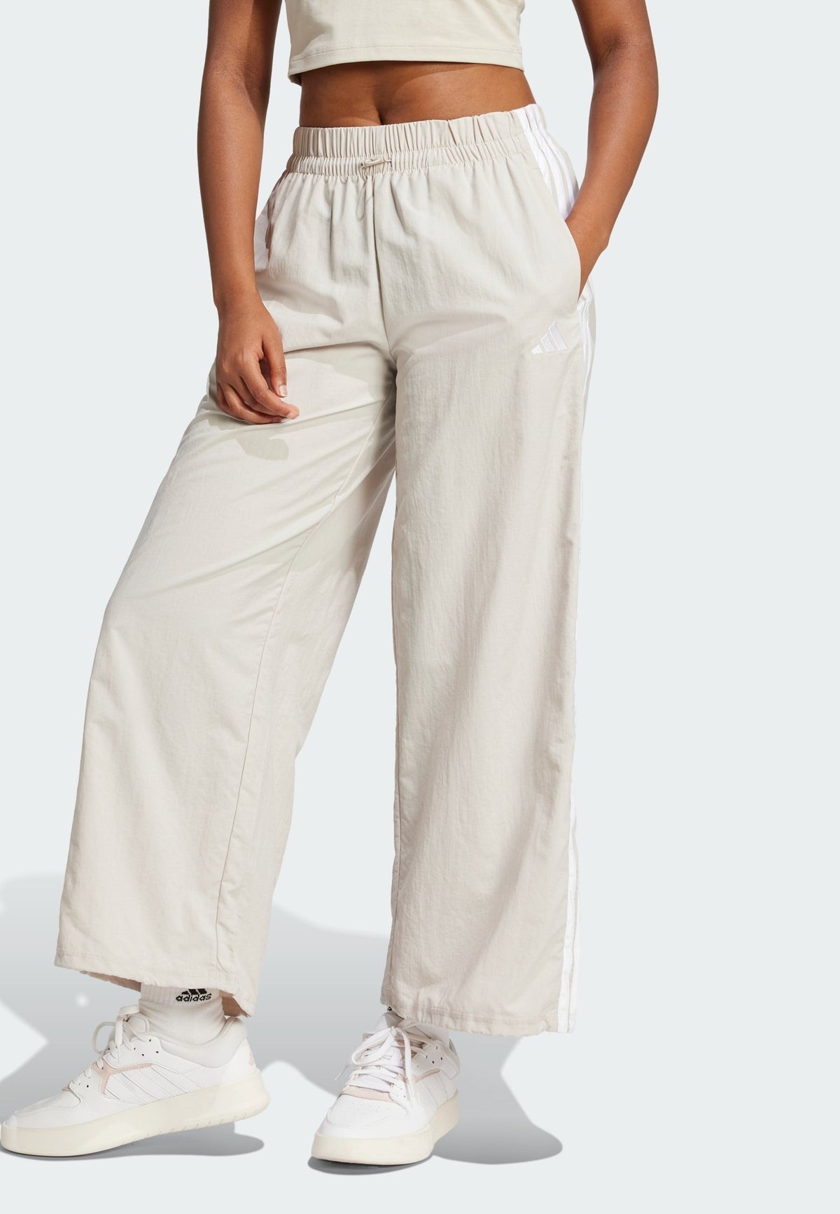 adidas Sportswear Essentials 3 Stripes Lifestyle Woven Parachute – Pantaloni della tuta Donna