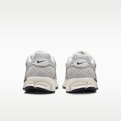 Nike Zoom Vomero 5 Donna – Photon Dust/Gridiron/Sail/Chrome