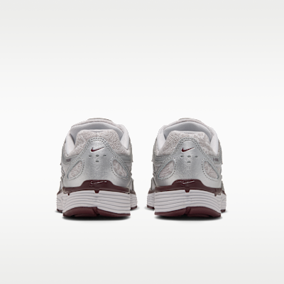 Nike P-6000 Donna – Vast Grey/Metallic Silver/Burgundy Crush