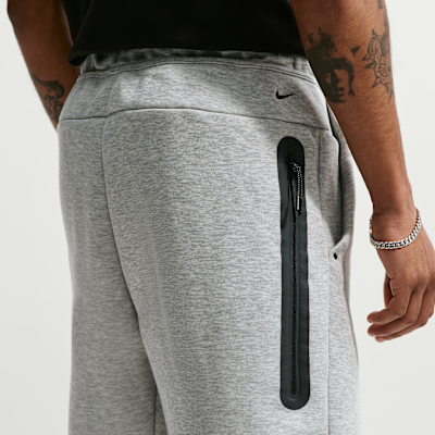Nike Tech – Shorts in Fleece da Uomo